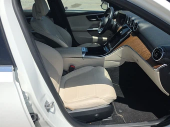 2025 Mercedes-Benz C 300 - miniatura 8