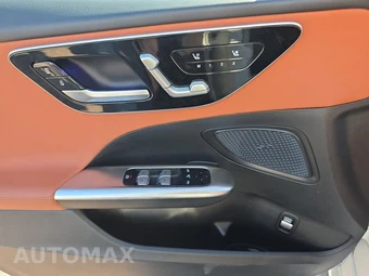 2025 Mercedes-Benz C 300 - miniatura 9