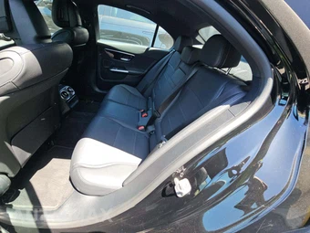 2025 Mercedes-Benz C 300 - miniatura 13