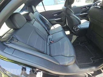 2025 Mercedes-Benz C 300 - miniatura 16