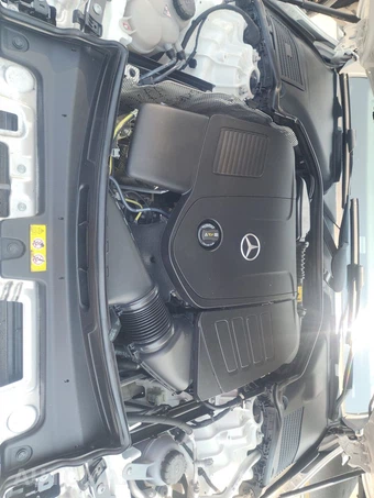 2025 Mercedes-Benz C 300 - miniatura 15