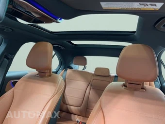2025 Mercedes-Benz C 300 - miniatura 9