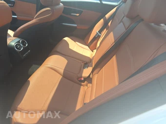 2025 Mercedes-Benz C 300 - miniatura 13