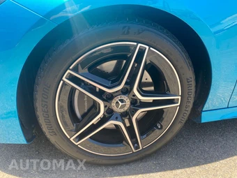 2025 Mercedes-Benz CLA 250 - miniatura 10