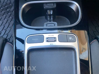 2025 Mercedes-Benz CLA 250 - miniatura 29