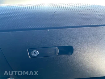 2025 Mercedes-Benz CLA 250 - miniatura 32