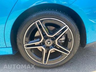 2025 Mercedes-Benz CLA 250 - miniatura 9