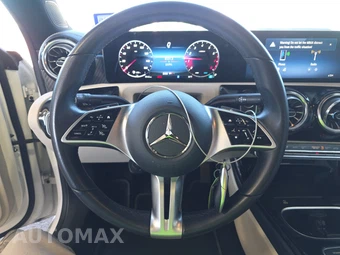 2025 Mercedes-Benz CLA 250 - miniatura 10