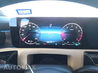 2025 Mercedes-Benz CLA 250 - miniatura 12