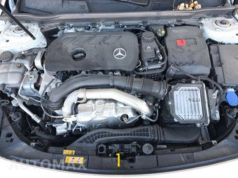 2025 Mercedes-Benz CLA 250 - miniatura 15