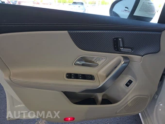 2025 Mercedes-Benz CLA 250 - miniatura 9