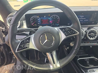 2025 Mercedes-Benz CLA 250 - miniatura 10