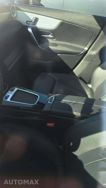 2025 Mercedes-Benz CLA 250 - miniatura 22