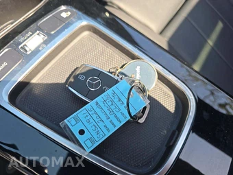 2025 Mercedes-Benz CLA 250 - miniatura 8