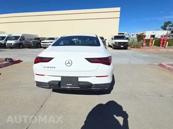 2025 Mercedes-Benz CLA 250 - miniatura 4