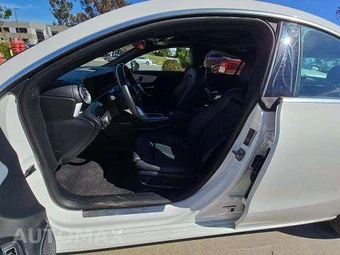 2025 Mercedes-Benz CLA 250 - miniatura 7