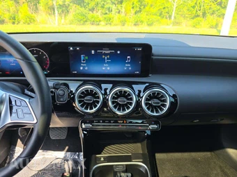 2025 Mercedes-Benz CLA 250 – miniatura 10