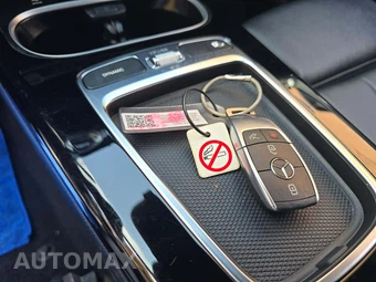 2025 Mercedes-Benz CLA 250 - miniatura 8