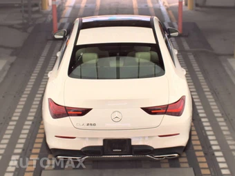 2025 Mercedes-Benz CLA 250 - miniatura 5