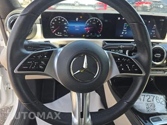 2025 Mercedes-Benz CLA 250 - miniatura 10