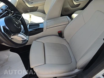 2025 Mercedes-Benz CLA 250 - miniatura 7