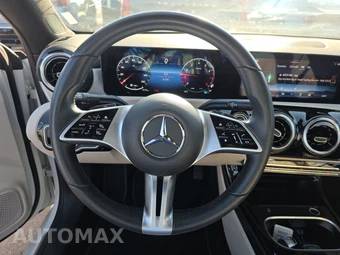 2025 Mercedes-Benz CLA 250 - miniatura 10