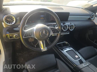 2025 Mercedes-Benz CLA 250 - miniatura 11