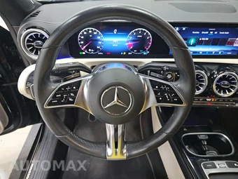 2025 Mercedes-Benz CLA 250 - miniatura 10