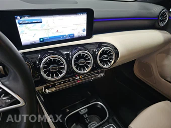 2025 Mercedes-Benz CLA 250 - miniatura 11