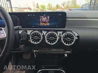 2025 Mercedes-Benz CLA 250 - miniatura 10