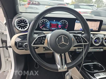 2025 Mercedes-Benz CLA 250 – miniatura 10