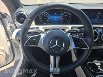 2025 Mercedes-Benz CLA 250 - miniatura 10