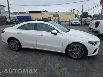 2025 Mercedes-Benz CLA 250 - miniatura 4
