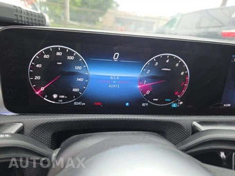 2025 Mercedes-Benz CLA 250 - miniatura 9