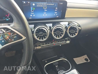 2025 Mercedes-Benz CLA 250 - miniatura 11
