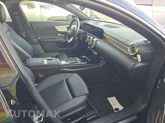 2025 Mercedes-Benz CLA 250 - miniatura 8