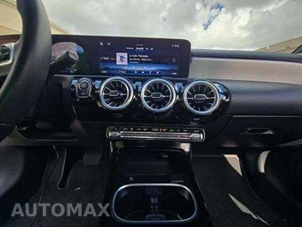 2025 Mercedes-Benz CLA 250 – miniatura 11