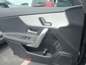 2025 Mercedes-Benz CLA 250 – miniatura 15