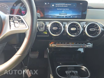2025 Mercedes-Benz CLA 250 – miniatura 11