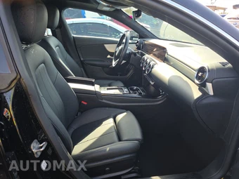 2025 Mercedes-Benz CLA 250 – miniatura 8