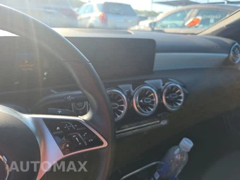2025 Mercedes-Benz CLA 250 – miniatura 11