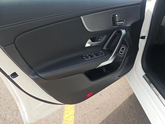 2025 Mercedes-Benz CLA 250 – miniatura 15