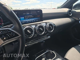 2025 Mercedes-Benz CLA 250 – miniatura 11