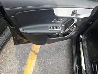 2025 Mercedes-Benz CLA 250 - miniatura 14