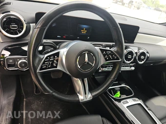 2025 Mercedes-Benz CLA 250 - miniatura 15