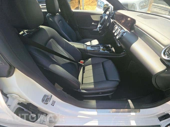 2025 Mercedes-Benz CLA 250 - miniatura 15