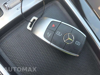 2025 Mercedes-Benz CLA 250 - miniatura 5