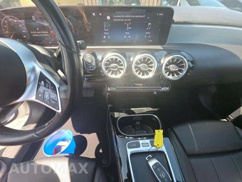 2025 Mercedes-Benz CLA 250 - miniatura 7