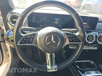 2025 Mercedes-Benz CLA 250 - miniatura 10