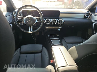 2025 Mercedes-Benz CLA 250 - miniatura 11
